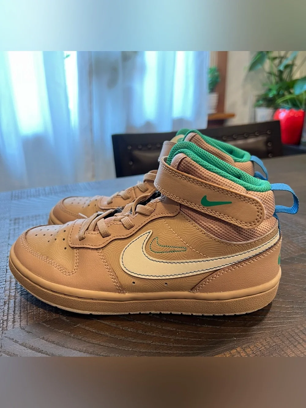 Nike questions pet smoke
